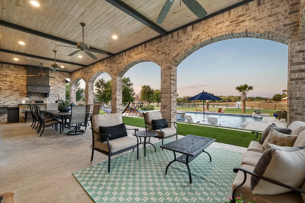 10613 Kyle Circle Burleson, TX 76028