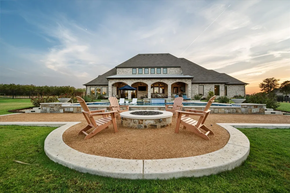 10613 Kyle Circle Burleson, TX 76028