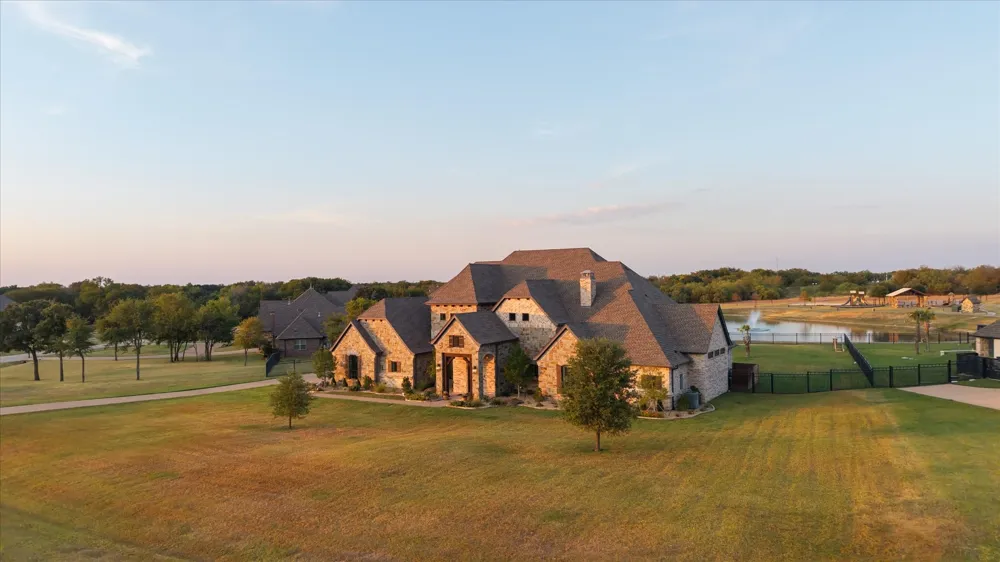 10613 Kyle Circle Burleson, TX 76028