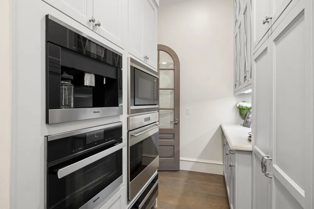 2001 Brazos Court Westlake, TX 76262