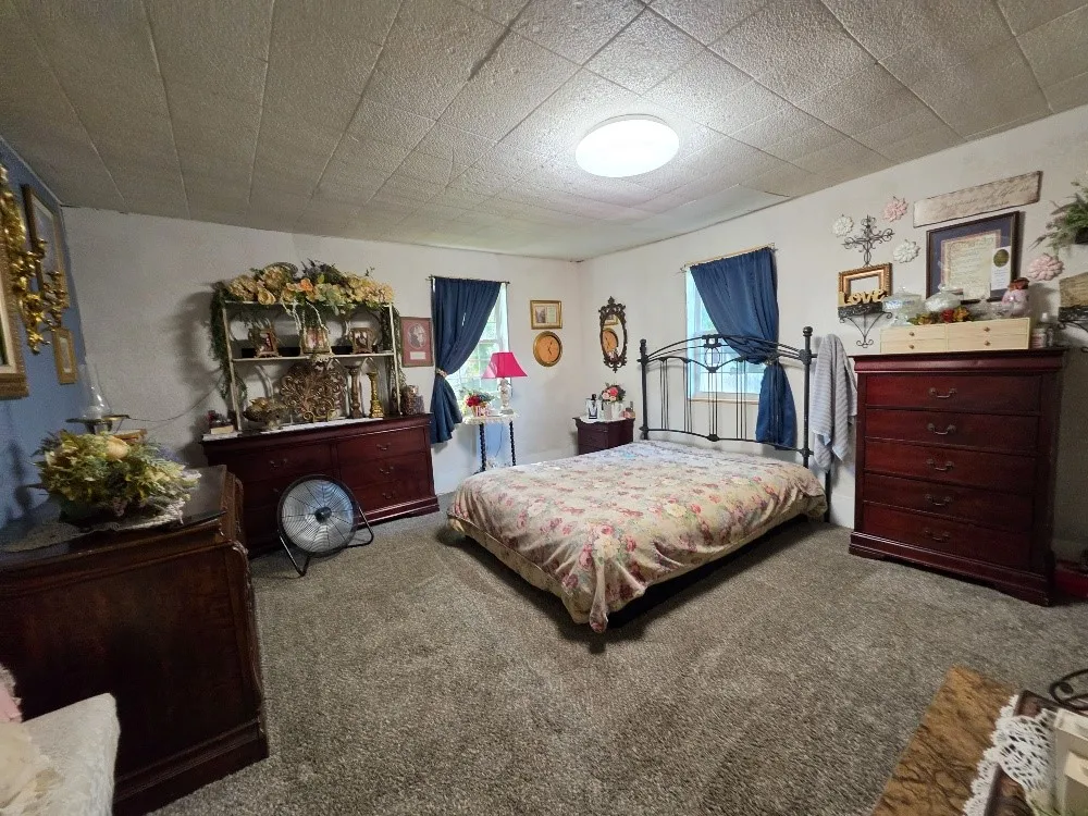 736 Robinson Street Cleburne, TX 76031