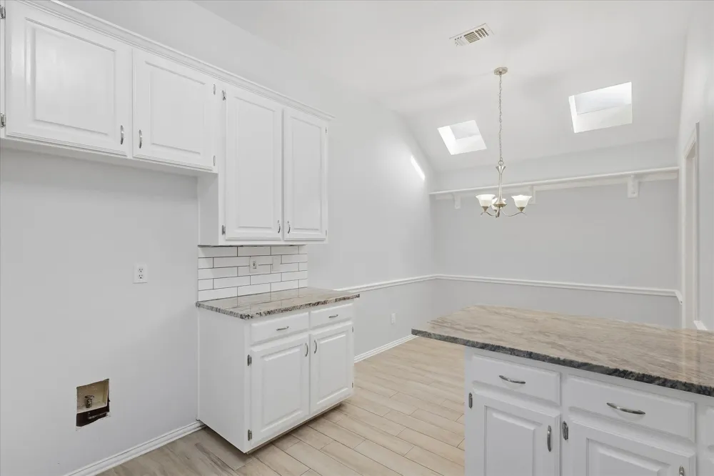 2540 Plumdale Drive Carrollton, TX 75006