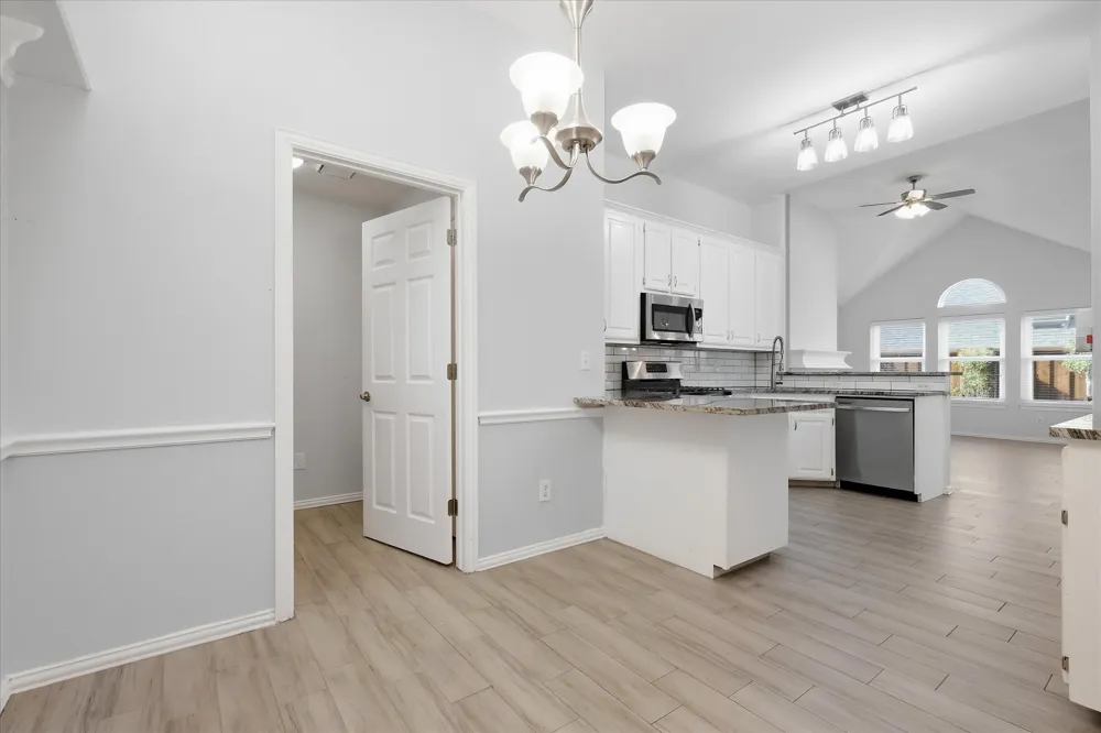 2540 Plumdale Drive Carrollton, TX 75006