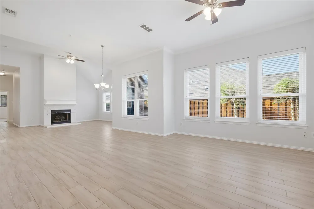 2540 Plumdale Drive Carrollton, TX 75006