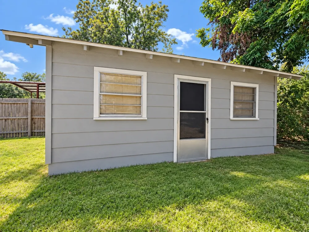 224 E 9th Street Bonham, TX 75418