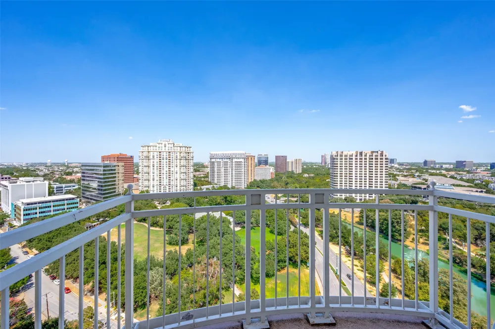 3225 Turtle Creek Boulevard #2104 Dallas, TX 75219