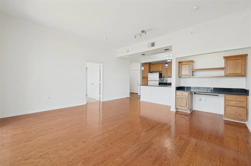 3225 Turtle Creek Boulevard #2104 Dallas, TX 75219