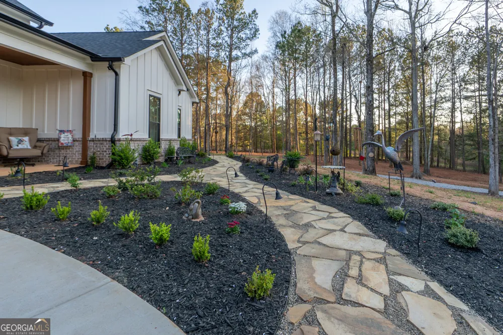 1953 Barton Bridge RD Monroe, GA 30655