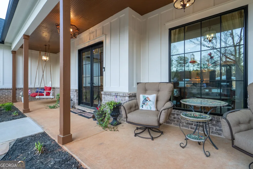1953 Barton Bridge RD Monroe, GA 30655