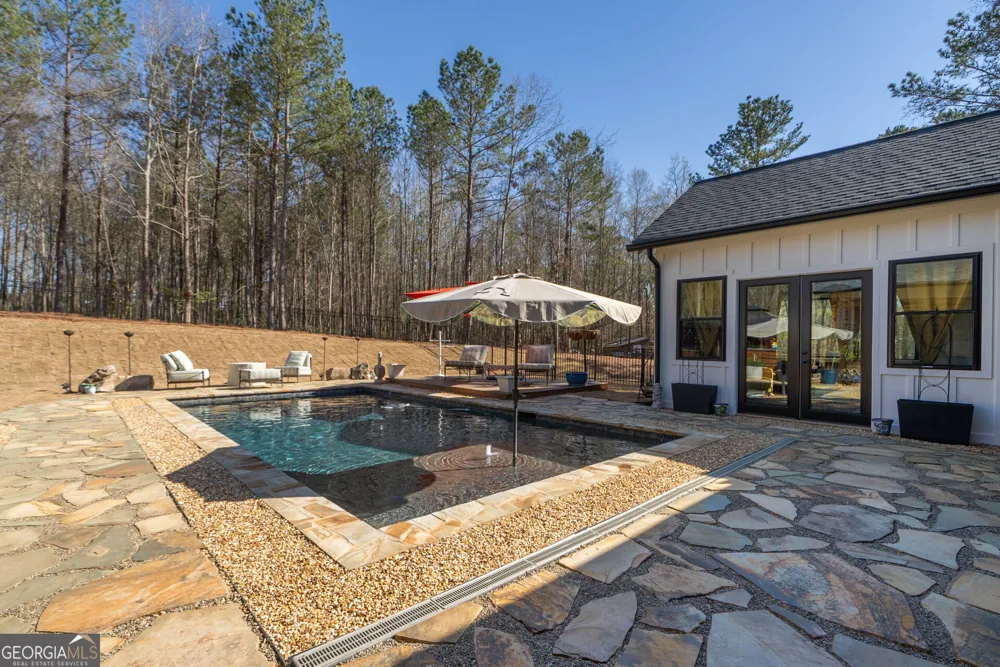 1953 Barton Bridge RD Monroe, GA 30655