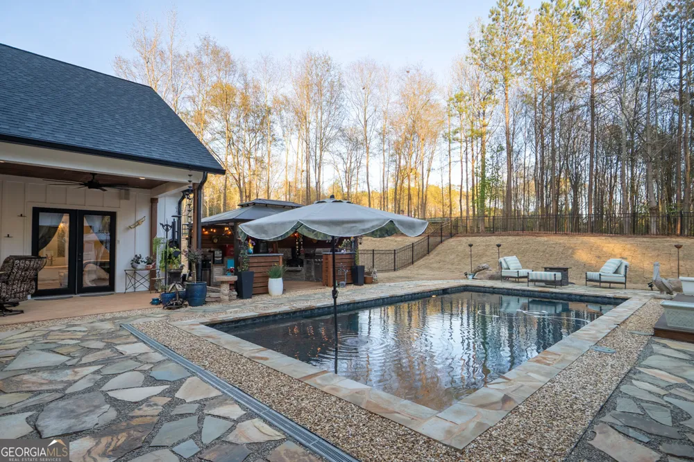 1953 Barton Bridge RD Monroe, GA 30655