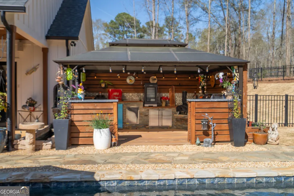 1953 Barton Bridge RD Monroe, GA 30655