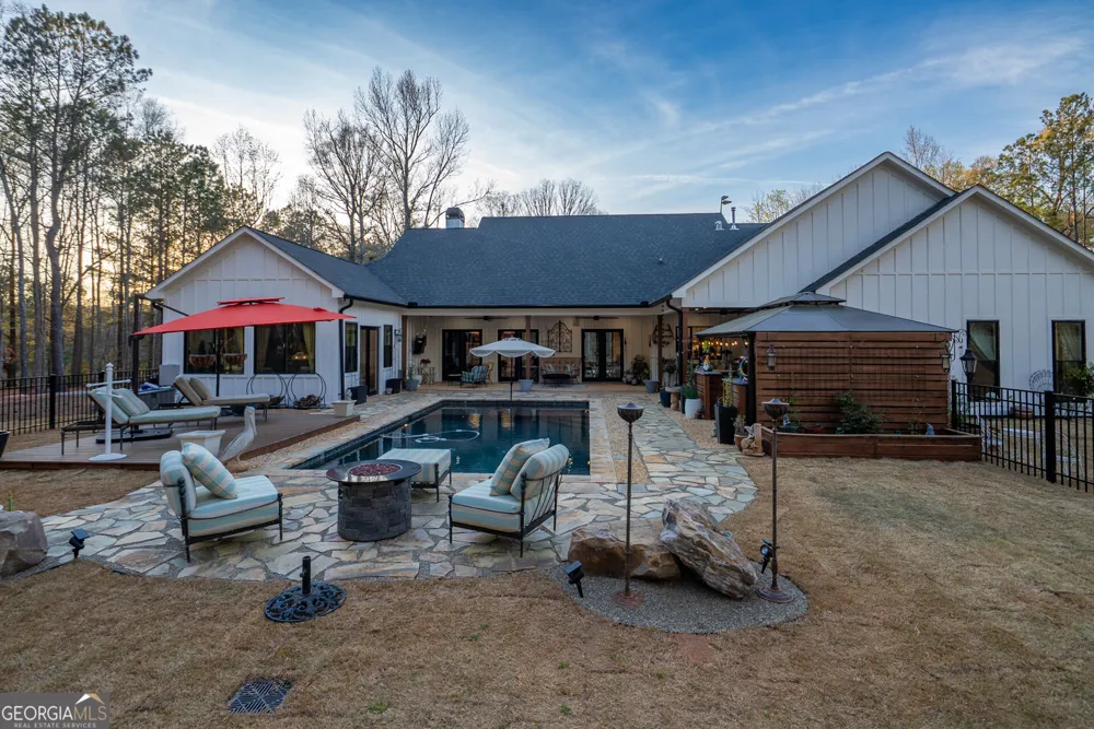 1953 Barton Bridge RD Monroe, GA 30655
