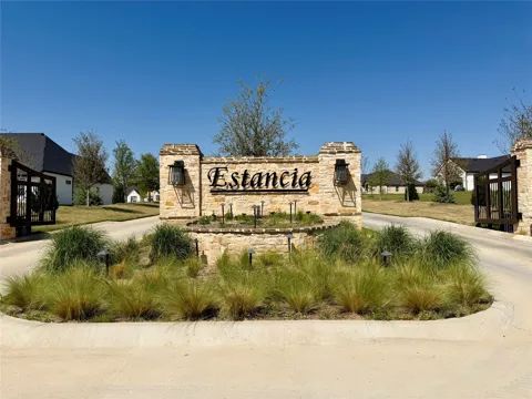 1048 Estancia Boulevard