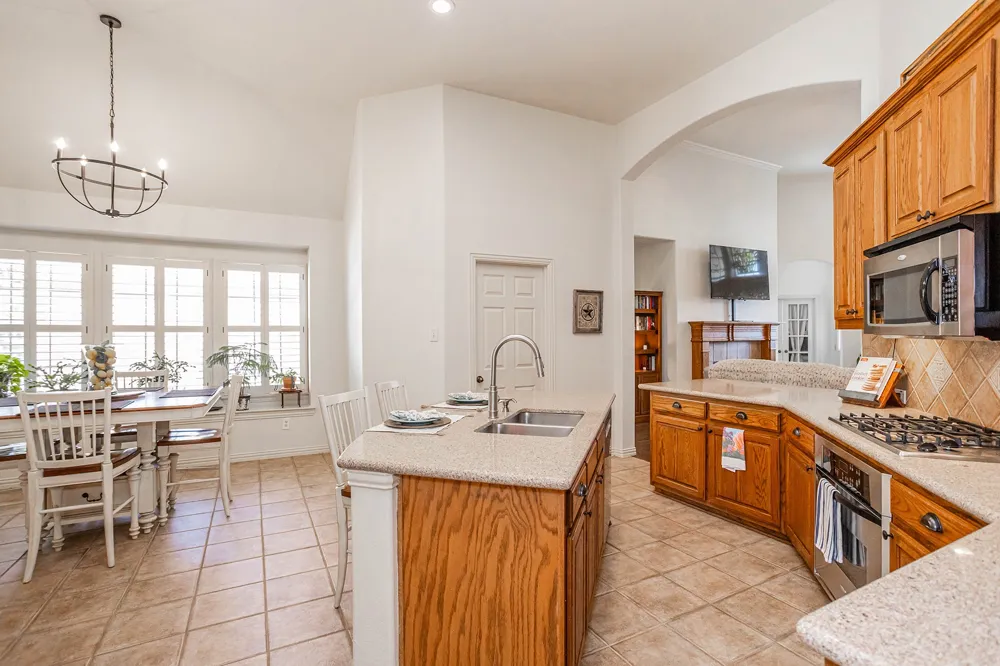 5900 Barton Springs Drive North Richland Hills, TX 76180