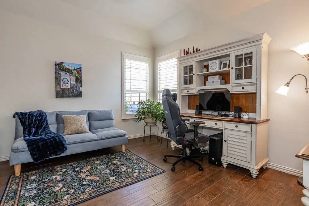 5900 Barton Springs Drive North Richland Hills, TX 76180