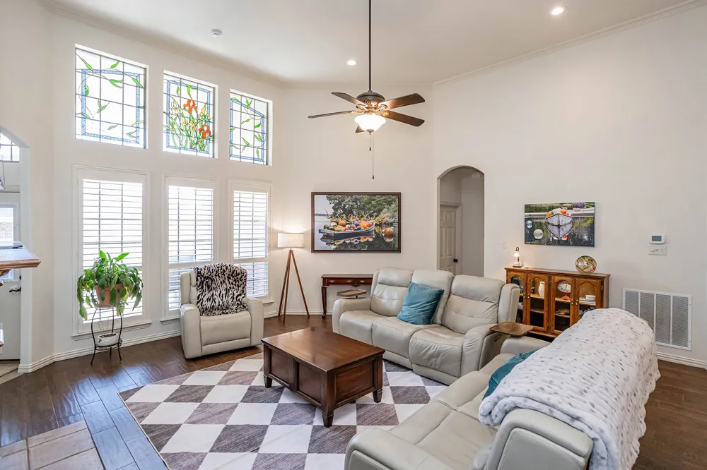 5900 Barton Springs Drive North Richland Hills, TX 76180