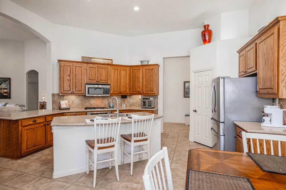 5900 Barton Springs Drive North Richland Hills, TX 76180