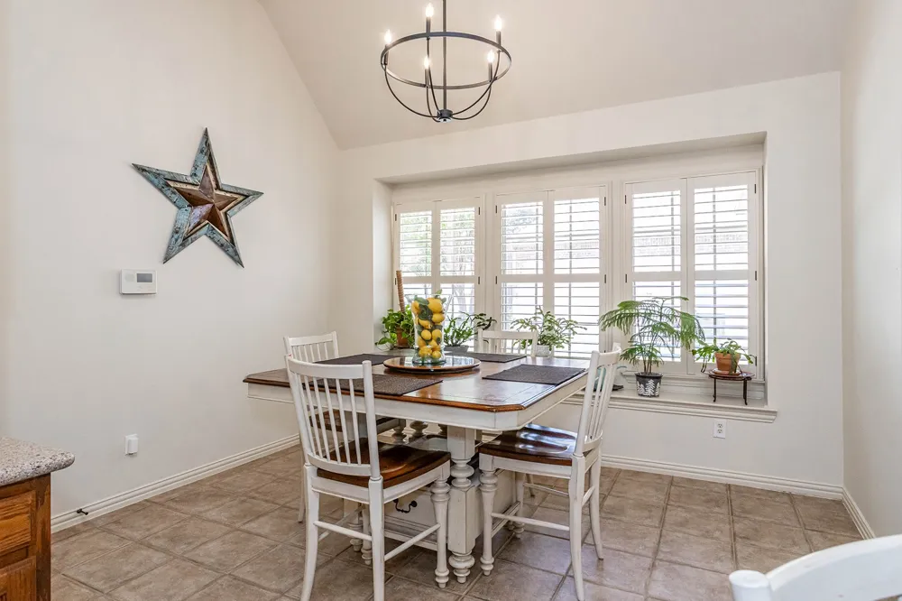 5900 Barton Springs Drive North Richland Hills, TX 76180