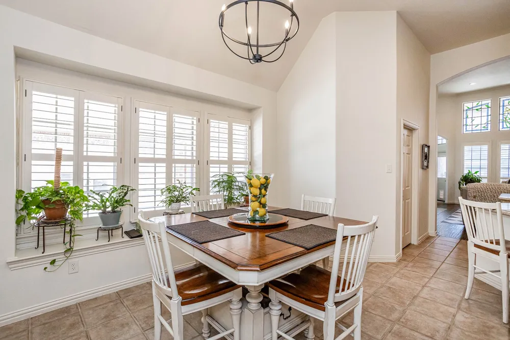 5900 Barton Springs Drive North Richland Hills, TX 76180
