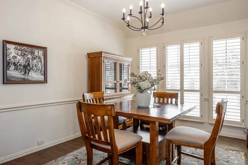5900 Barton Springs Drive North Richland Hills, TX 76180