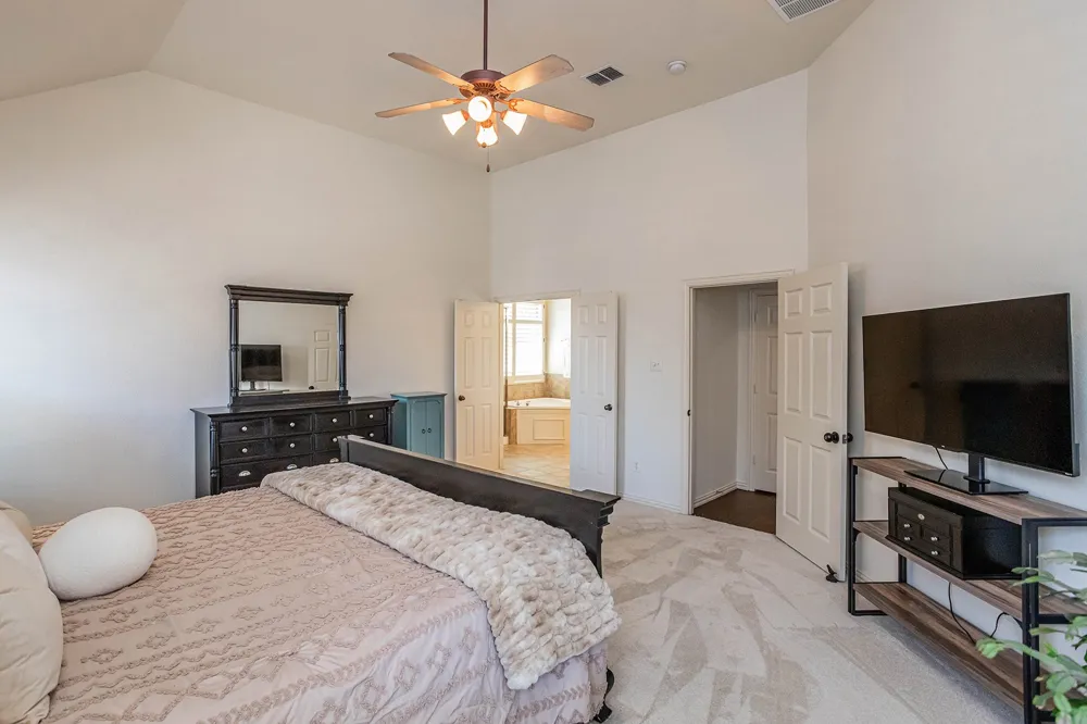 5900 Barton Springs Drive North Richland Hills, TX 76180