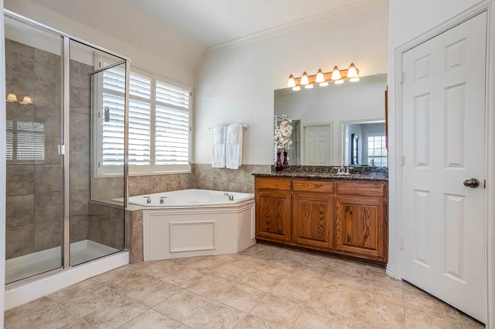 5900 Barton Springs Drive North Richland Hills, TX 76180