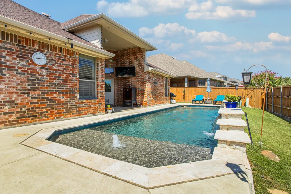 5900 Barton Springs Drive North Richland Hills, TX 76180