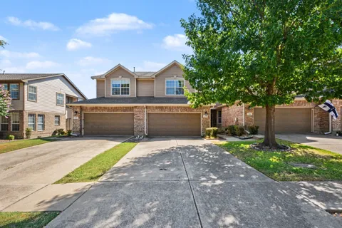 932 Avondale Lane