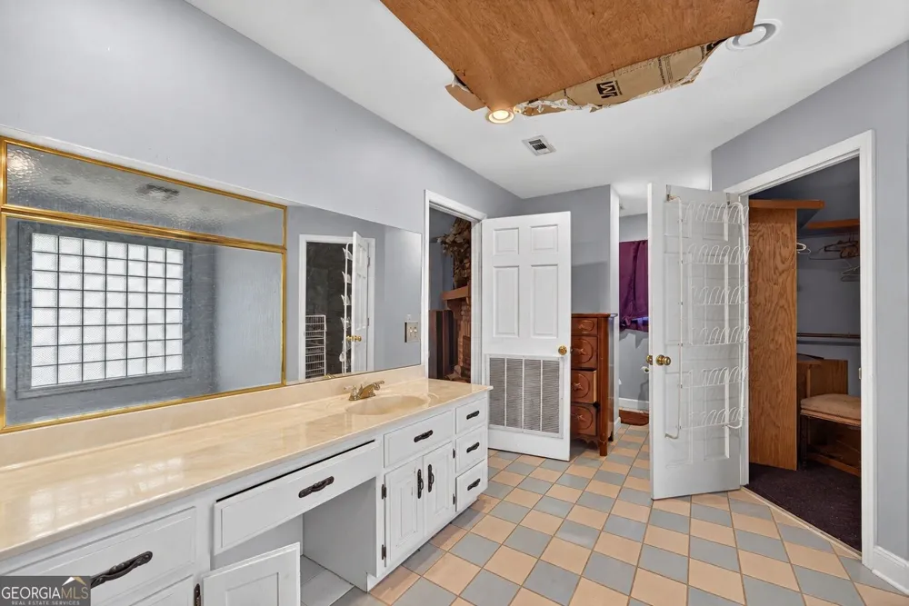 2501 Mahan DR Waycross, GA 31501