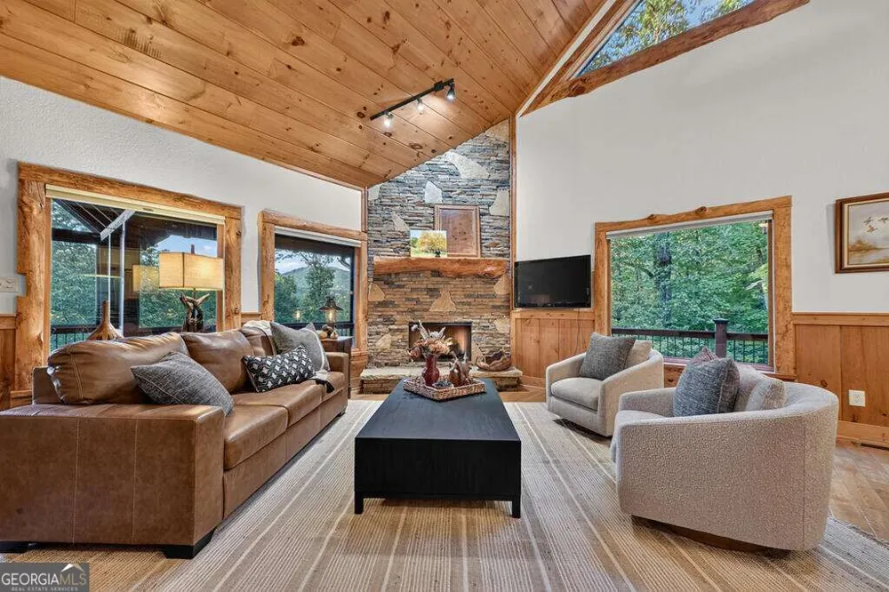 169 Walnut Mountain RD Ellijay, GA 30540