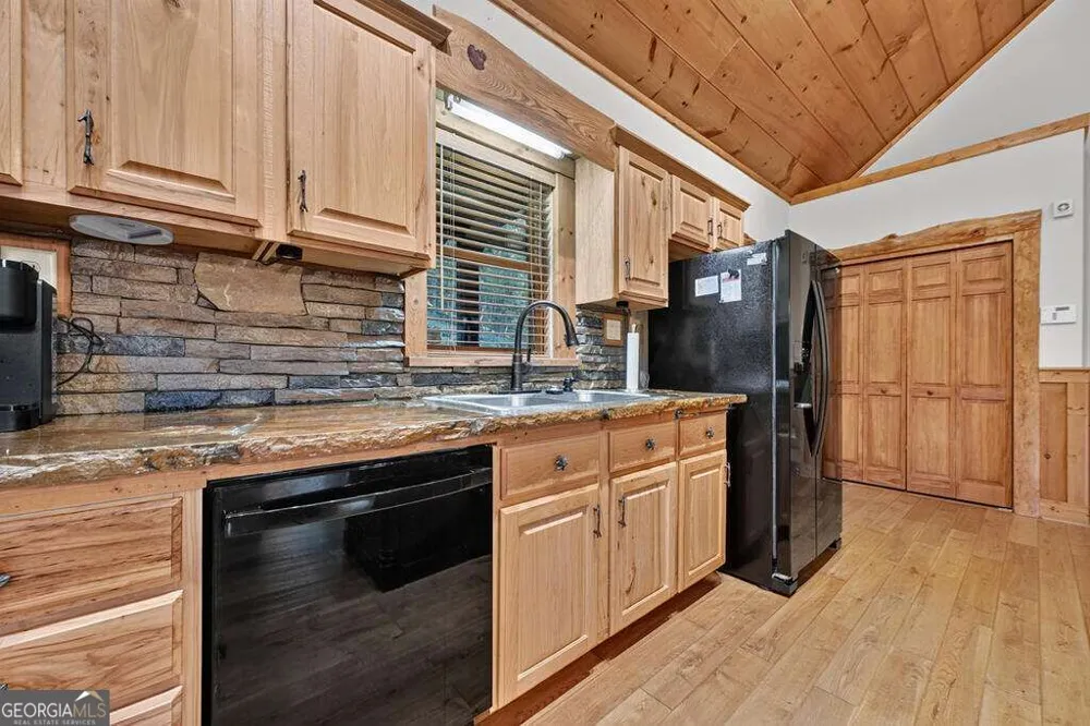 169 Walnut Mountain RD Ellijay, GA 30540