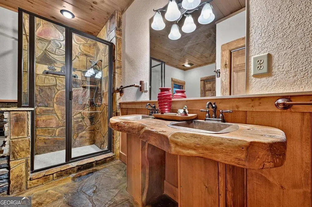 169 Walnut Mountain RD Ellijay, GA 30540