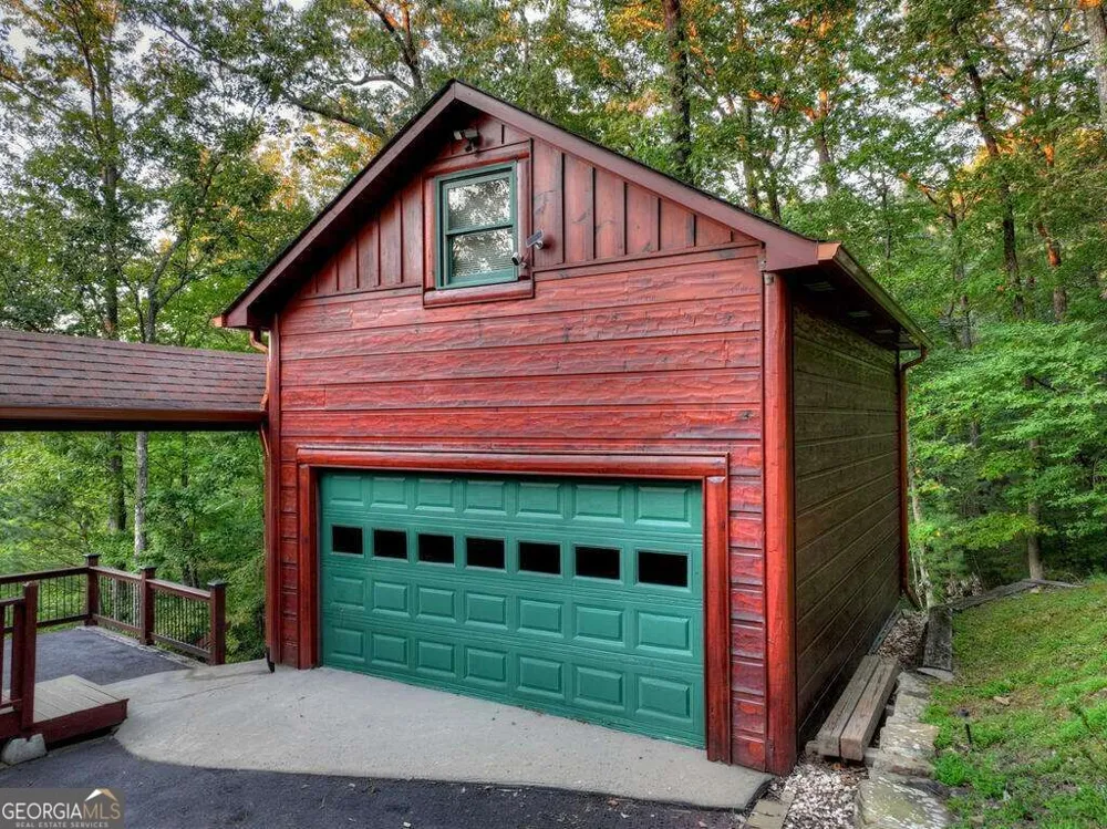 169 Walnut Mountain RD Ellijay, GA 30540