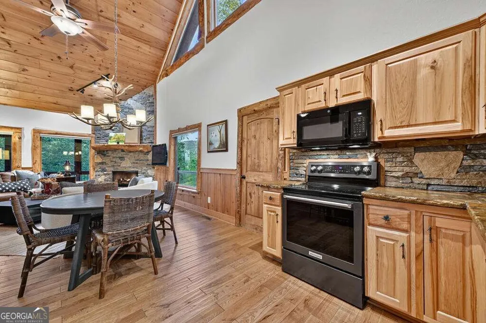 169 Walnut Mountain RD Ellijay, GA 30540