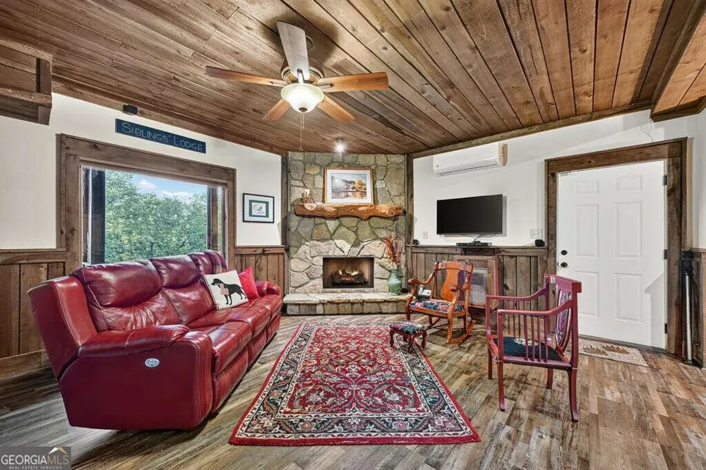 169 Walnut Mountain RD Ellijay, GA 30540