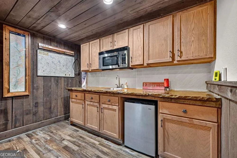 169 Walnut Mountain RD Ellijay, GA 30540