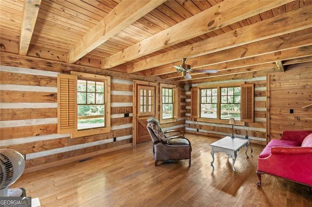25 Clayton Chester RD Dawsonville, GA 30534
