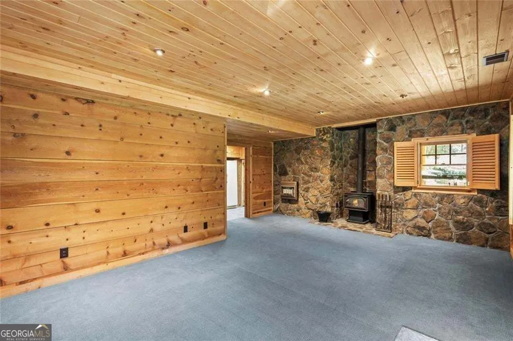 25 Clayton Chester RD Dawsonville, GA 30534