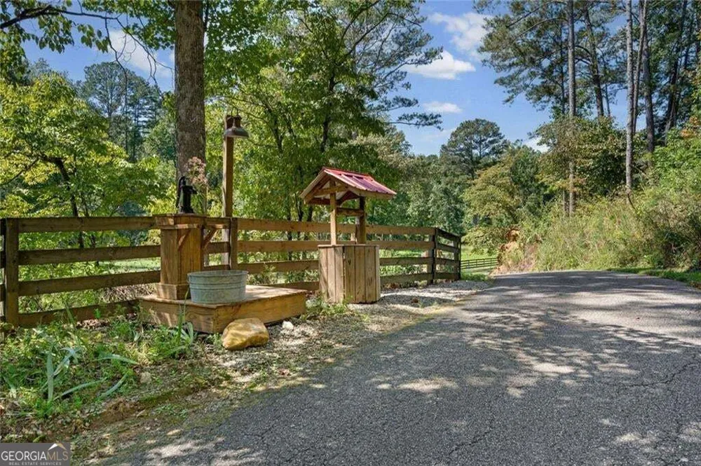 25 Clayton Chester RD Dawsonville, GA 30534