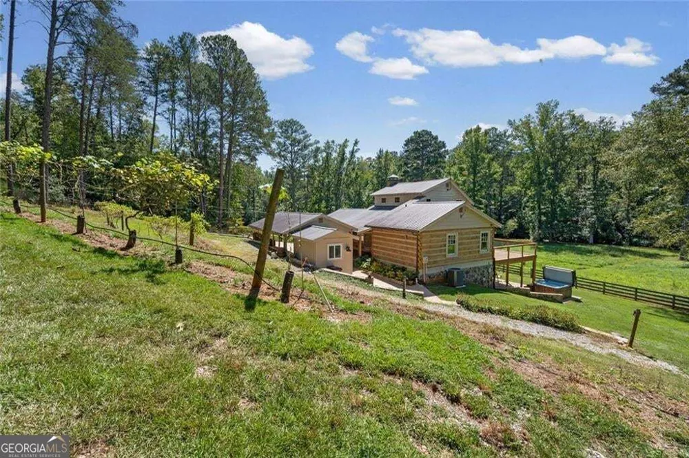 25 Clayton Chester RD Dawsonville, GA 30534