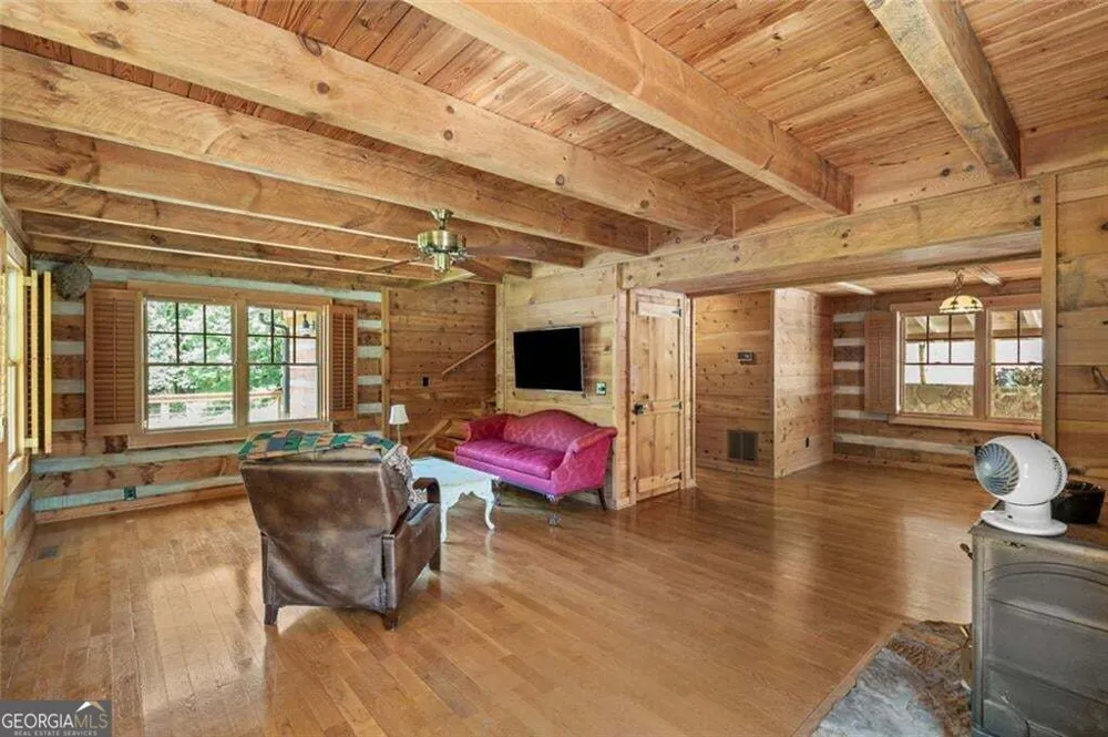 25 Clayton Chester RD Dawsonville, GA 30534