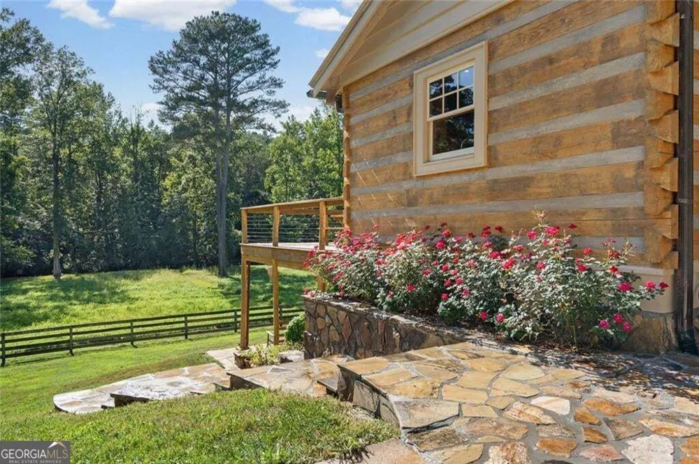 25 Clayton Chester RD Dawsonville, GA 30534