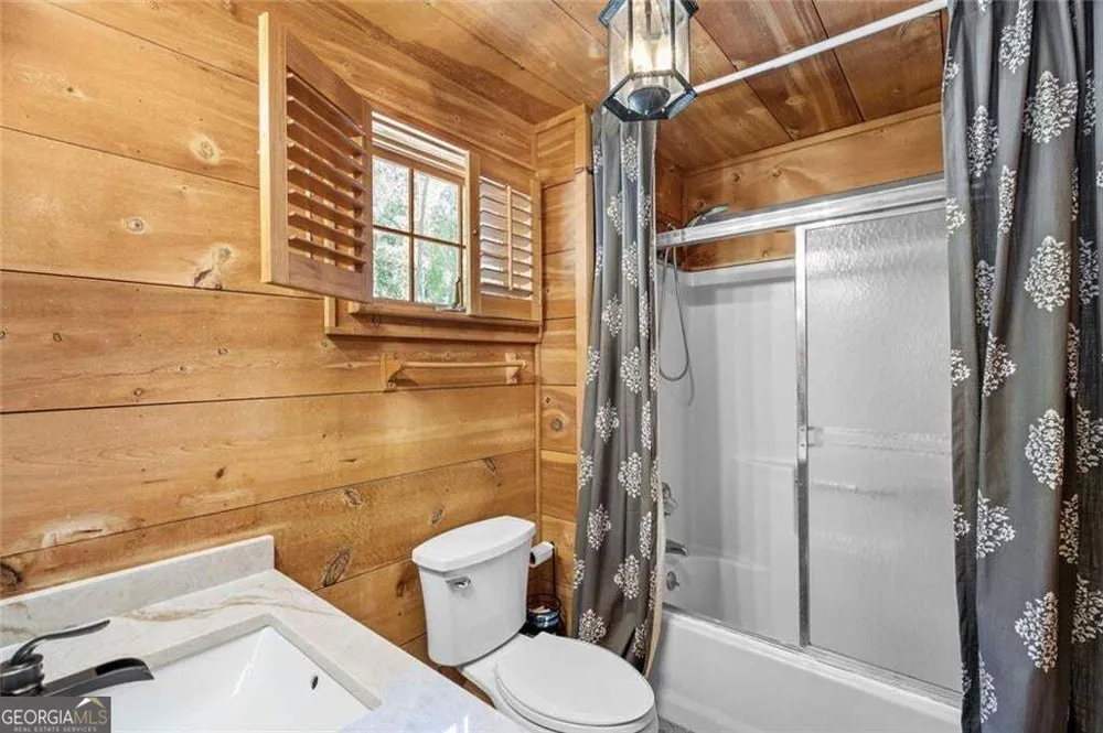 25 Clayton Chester RD Dawsonville, GA 30534