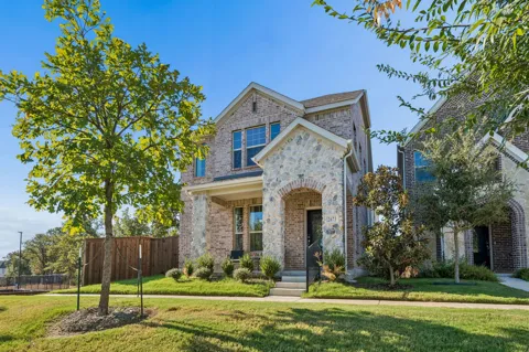 2673 Kings Canyon Mews