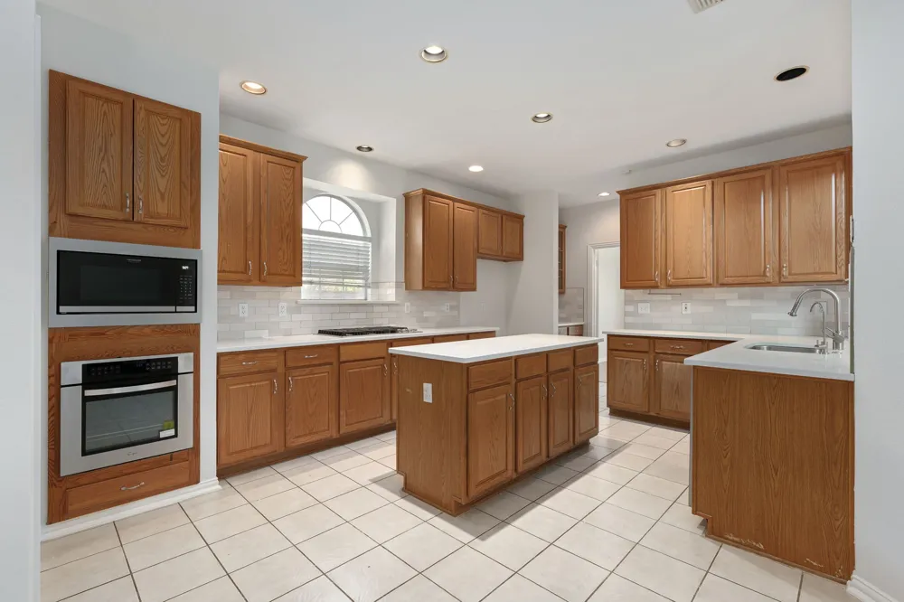 321 Andre Drive Irving, TX 75063