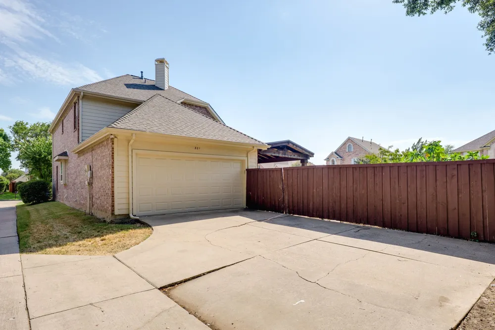 321 Andre Drive Irving, TX 75063