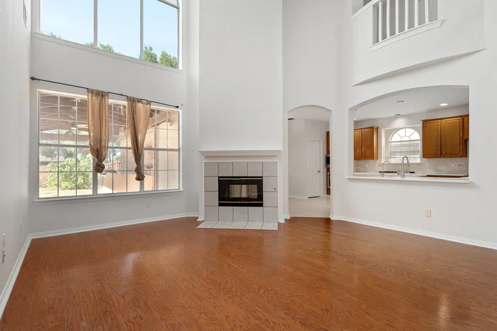 321 Andre Drive Irving, TX 75063