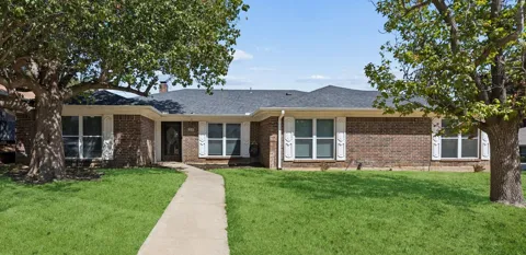 900 Rosewood Court