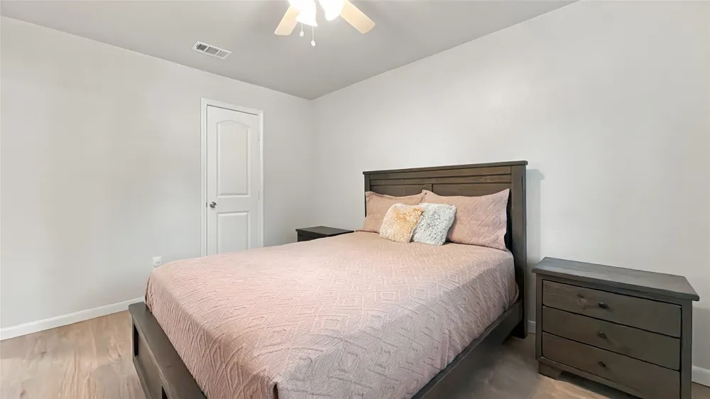 1800 Lexington Place Bedford, TX 76022